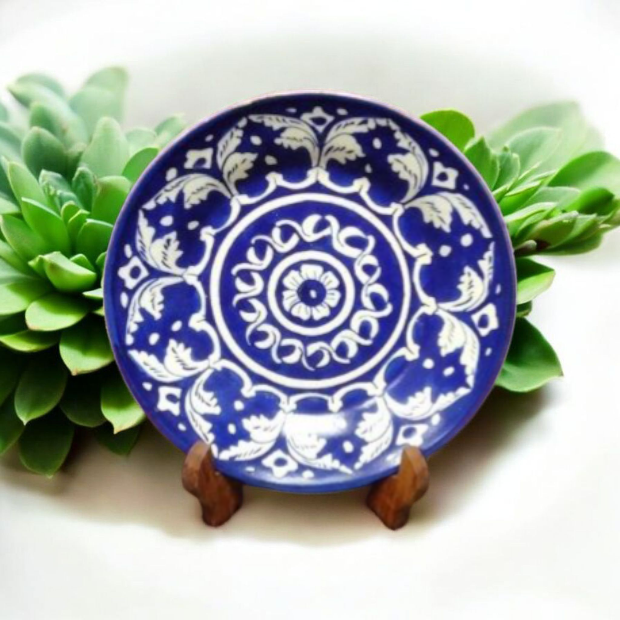 Large Ceramic Dinner Plate – Elegant Tableware